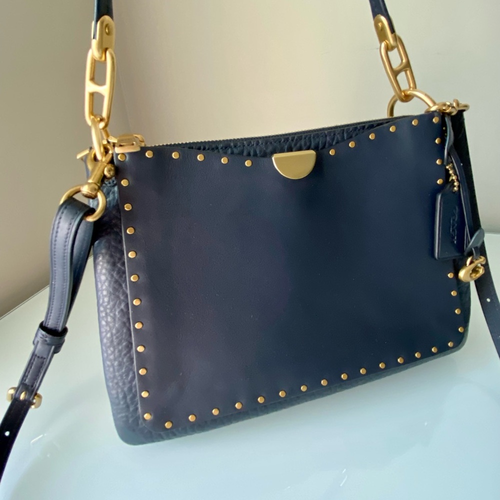 💕 Coach Dreamer Shoulder Bag with Rivets 💕